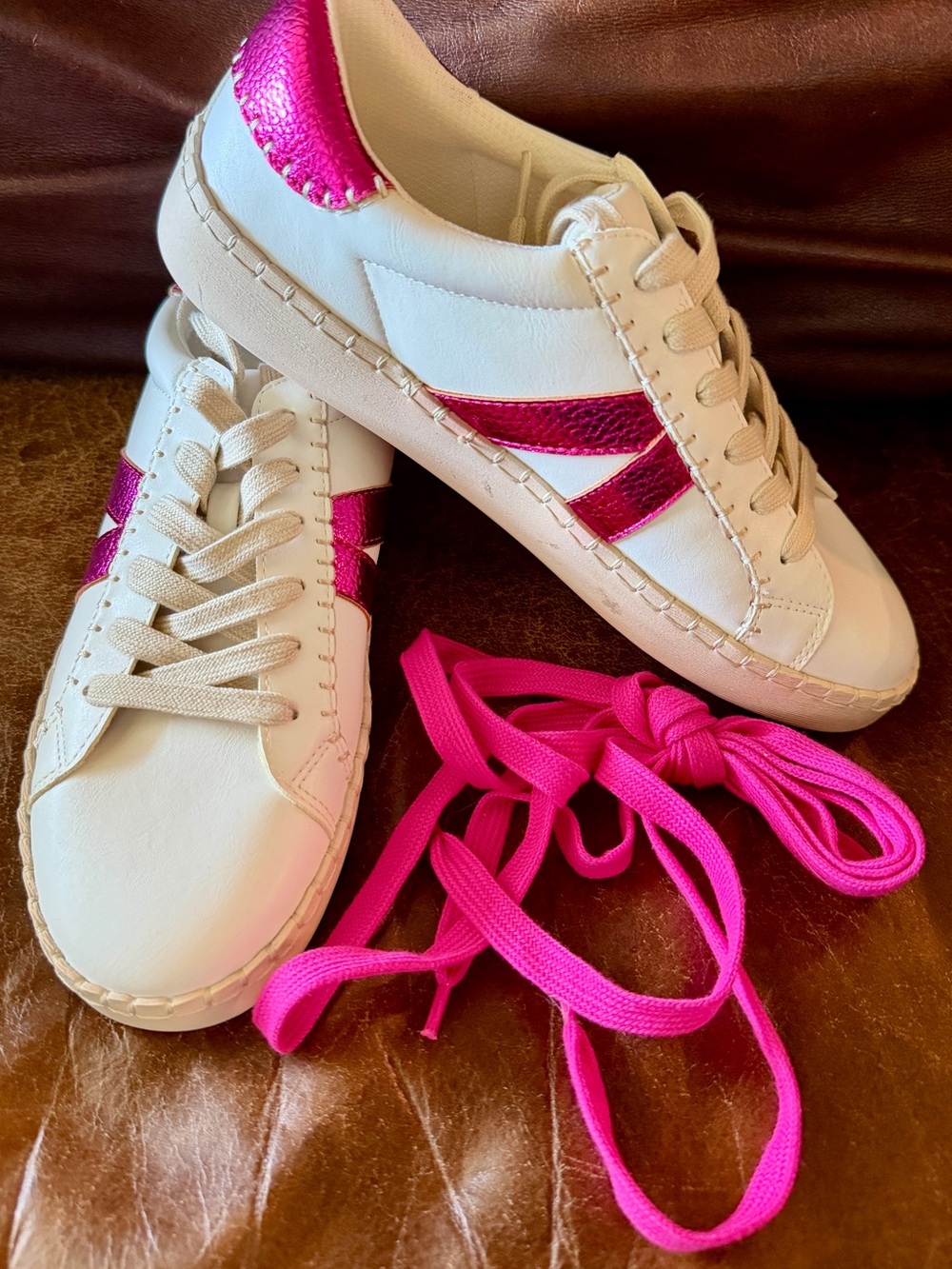 Corkys Friend Zone White & Metallic Pink Sneakers + Extra Laces *New- Never Worn